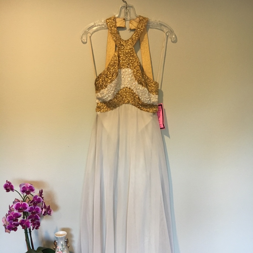 **Vintage** chiffon and sequin dress